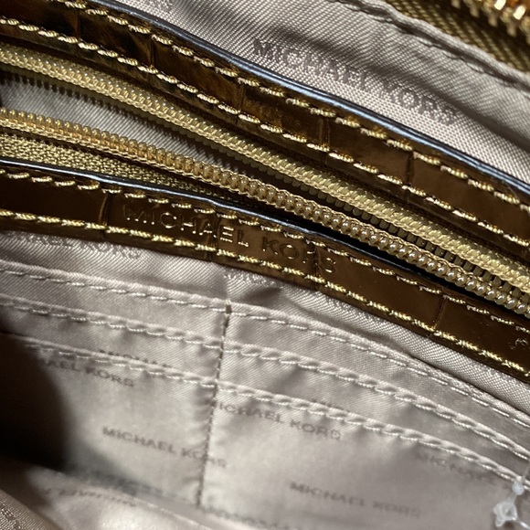 Michael Kors Embossed Leather Clutch Wallet Purse - Picture 8 of 16